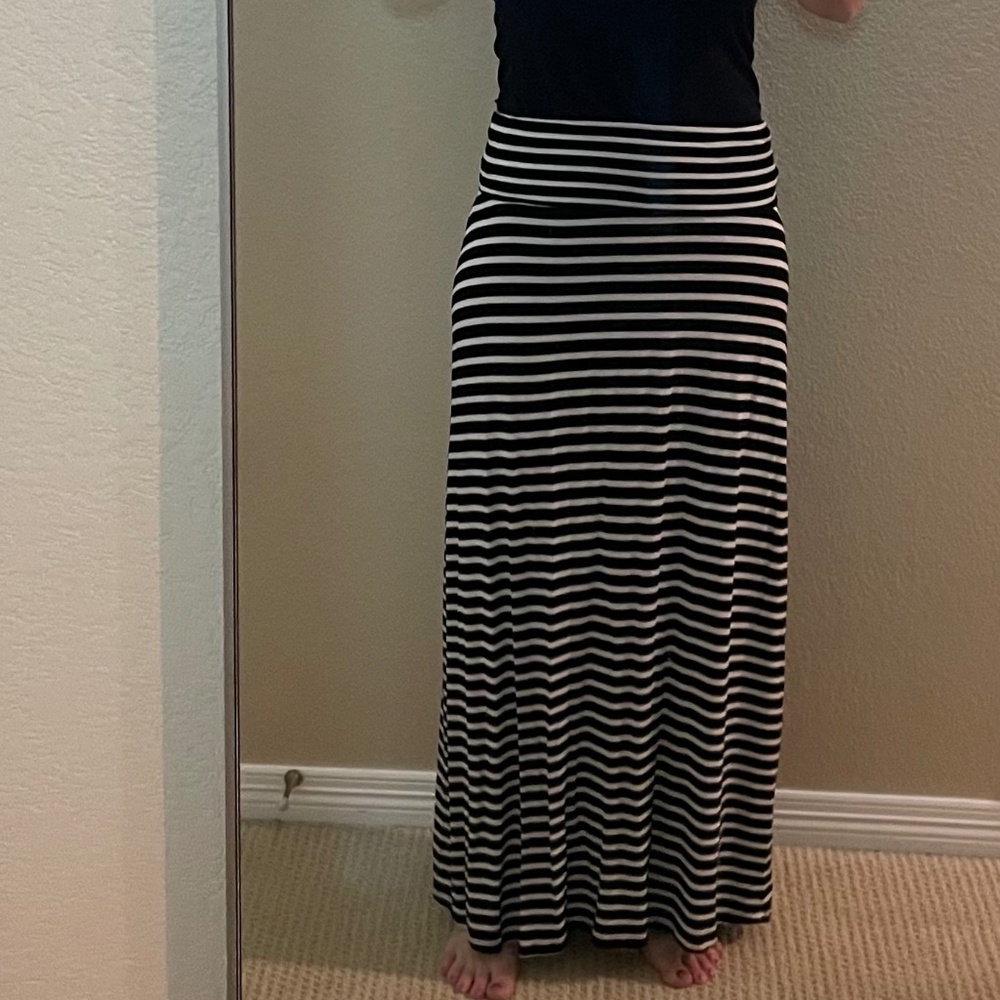 Women's knit convertible maxi skirt/tube dress, size Medium